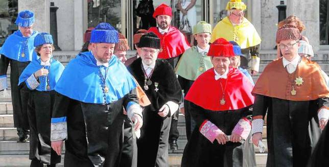 El complemento �extra� de 275 cargos acad�micos de la UCO sube un 16,6%