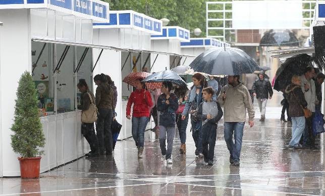 La Feria del Libro acaba con ventas levemente inferiores a las de 2011