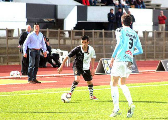 El Lucena cede la segunda plaza