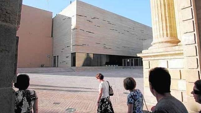 El Ayuntamiento ofrecer� rutas guiadas en autob�s de dos plantas y microbuses