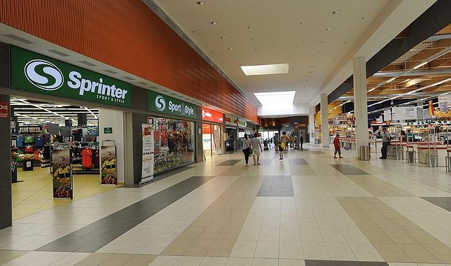 En Aleste Plaza se mezclan tanto grandes como peque�as superficies