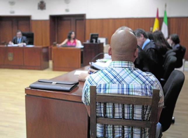 El acusado de matar  a su mujer, al jurado: �Yo no soy culpable�