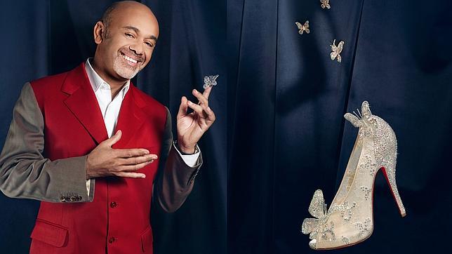 Christian Louboutin ha a�adido su caracter�stica suela roja a los zapatos de Cenicienta