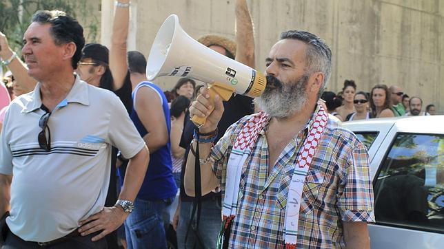 S�nchez Gordillo comanda el asalto a dos supermecados �para repartir comida al pueblo que pasa hambre�