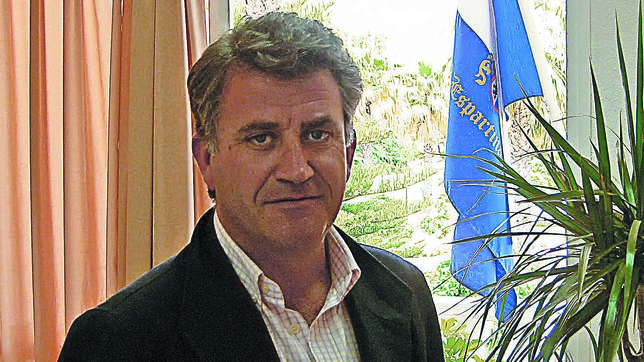 Javier Jim�nez, portavoz del PP en el Ayuntamiento de Espartinas