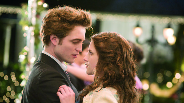 Robert Pattinson y Kristen Stewart, pillados juntos por una tuitera en Los �ngeles