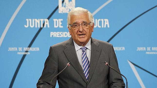 El presidente de la CEA, Santiago Herrero