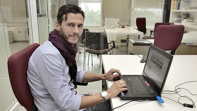 El exjugador del Betis, Jesús Capitán «Capi», durante el encuentro digital