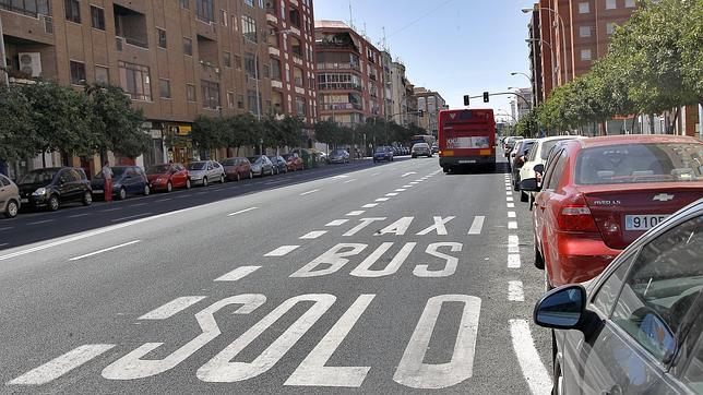 Carril bus de la avenida de José Laguillo
