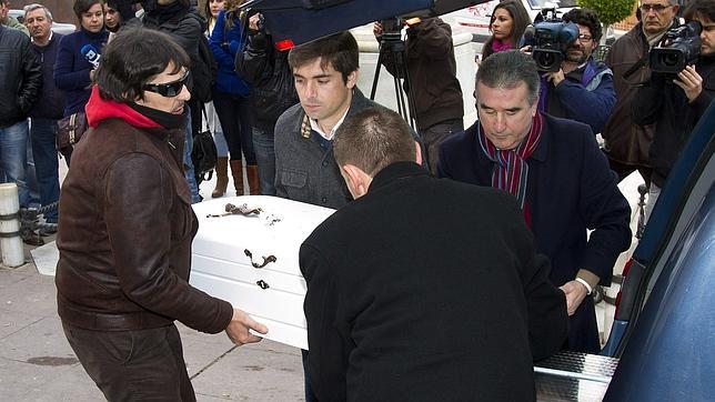 Un momento del funeral en La Palma del Condado