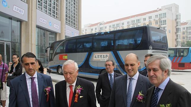 Garc�a-Margallo �vende la marca Espa�a� con una nueva estaci�n de autobuses de Alsa en China