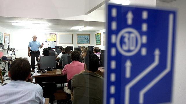 Se desploma un 70% la expedición de carnés de conducir en Sevilla