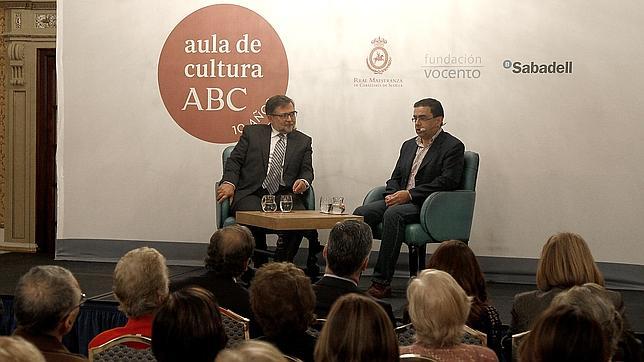 Calvo Poyato llevó su Mariana de Pineda al Aula de Cultura de ABC de Sevilla