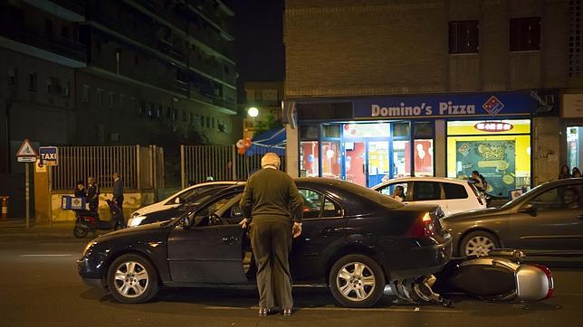 Aparatoso accidente de moto en la Ronda de Capuchinos