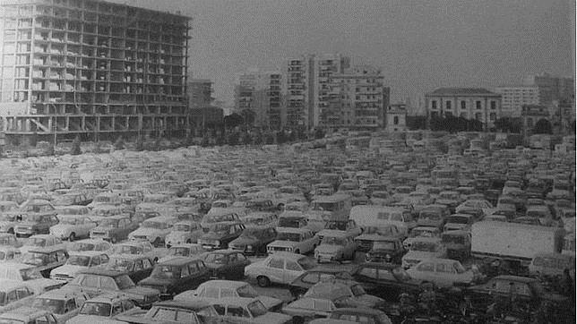 La calle Luis de Morales y el hotel Los Lebreros