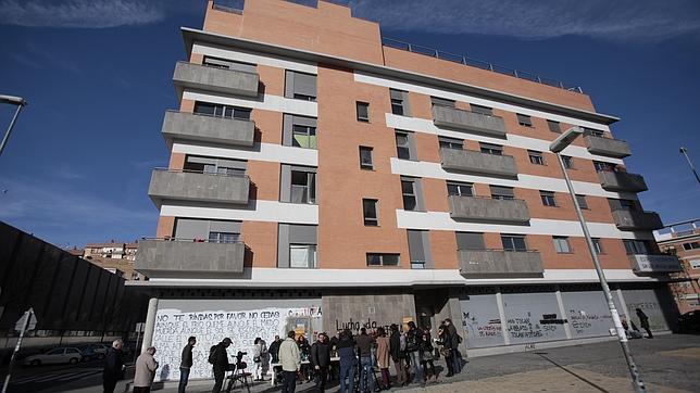 Edifico ocupado por la corrala en la avenida Juventudes Musicales