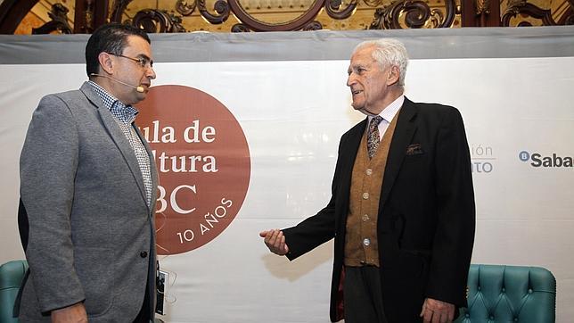 Francisco Robles y Alonso �lvarez de Toledo y Merry del Val en el Aula de Cultura de ABC