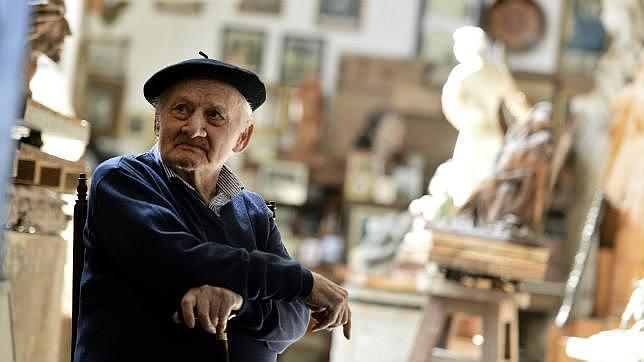 Juan Polo Velasco en su taller de Fernán Núñez