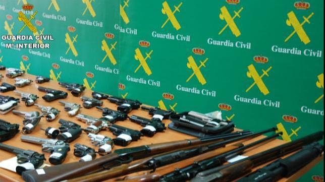 Arsenal intervenido en la operaci�n �Bulldog� contra la venta de armas artesanales