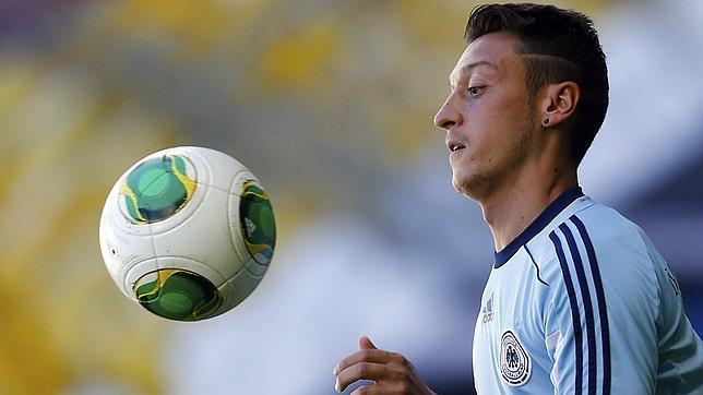 Ozil, el viol�n discontinuo