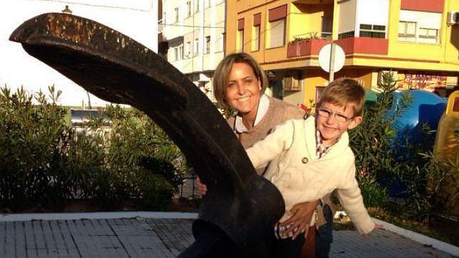 �lida Graciano, con su hijo en Lucena