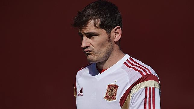 Casillas: «No llamé a Xavi para pedirle perdón, sino para reprocharle una actitud» Casillas: «No llamé a Xavi para pedirle perdón, sino para reprocharle una actitud»