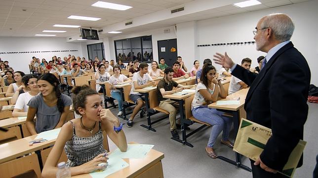 Ex�menes de Selectividad en la Facultad de Derecho
