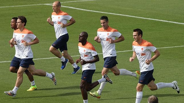 Holanda quiere sentenciar la primera plaza ante Australia Holanda quiere sentenciar la primera plaza ante Australia