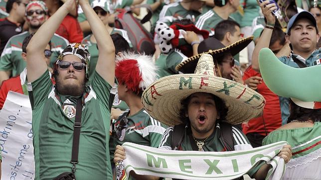 La FIFA investiga cánticos racistas de hinchas mexicanos La FIFA investiga cánticos racistas de hinchas mexicanos