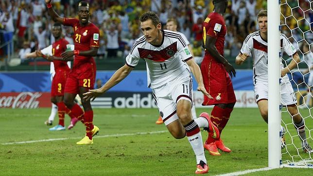 Klose acude al rescate de Alemania Klose acude al rescate de Alemania