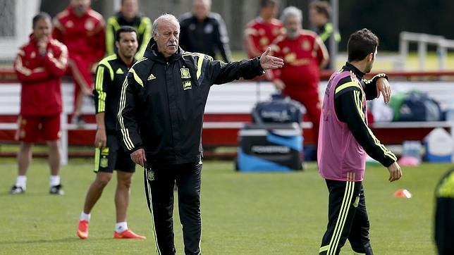 Piqué deja el entrenamiento con problemas musculares Piqué deja el entrenamiento con problemas musculares