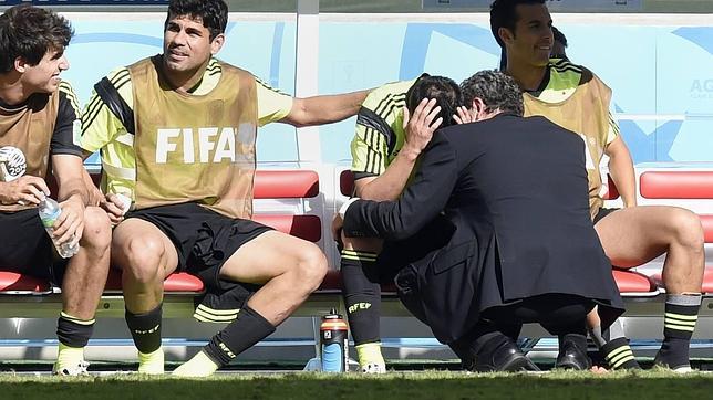 Enfado de David Villa al ser sustituido en su último partido con la selección Enfado de David Villa al ser sustituido en su último partido con la selección