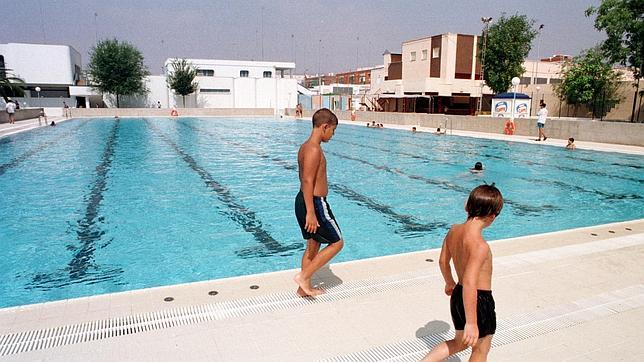 Imagen de la piscina del Tiro de L�nea que se ha reabierto a primeros de junio