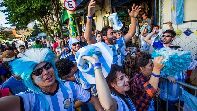 Una marea albiceleste inunda las calles de Brasilia Una marea albiceleste inunda las calles de Brasilia