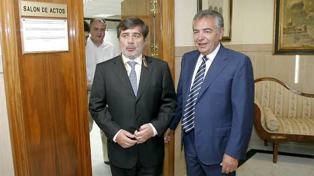 Carlos Gonz�lez y Jos� Romero (Prasa) el d�a de la compraventa del C�rdoba / ARCHIVO
