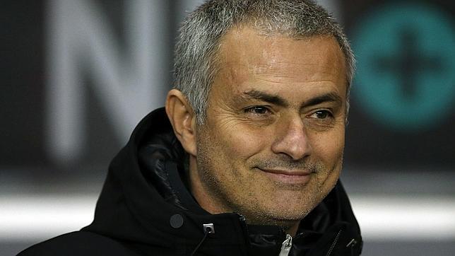 Mourinho: �La baja de Thiago Silva es casi m�s importante que la de Neymar�