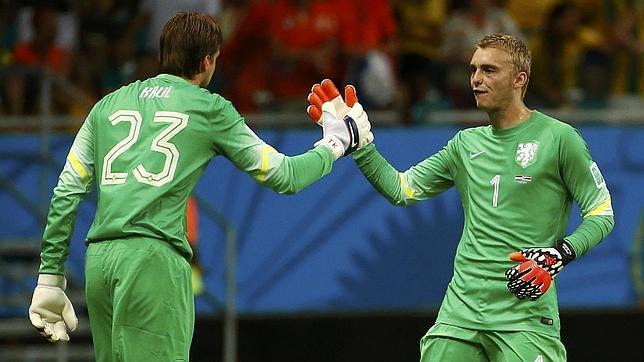 Van Gaal cambi� de portero para los penaltis