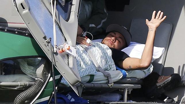 Neymar empieza a caminar