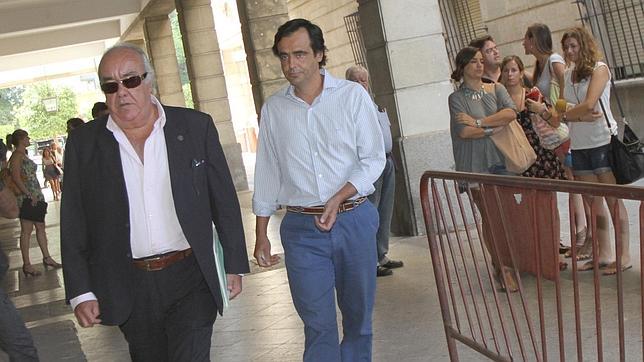Alfonso Ruiz Mateos, llegando a los juzgados de Sevilla 