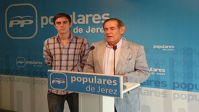 Jaime Espinar y Jos� Galv�n, dirigentes del PP jerezano