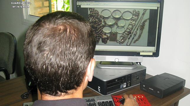 Roba a su cuñada joyas por valor de 3.000 euros para venderlas y ganar dinero