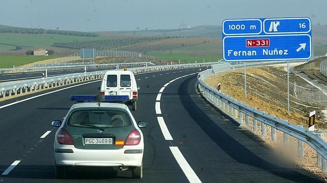 El siniestro ha tenido lugar en la A-45, a la altura de Fern�n N��ez