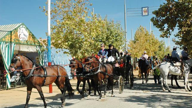 Paseo de caballos en la Feria de Los Palacios 