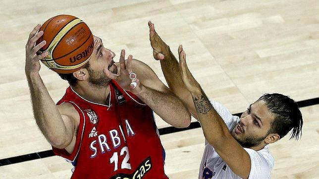 Serbia jugar la final tras derrotar a Francia en un encuentro pico