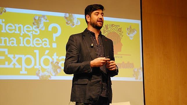 Manu Sánchez durante su charla sobre emprendimiento