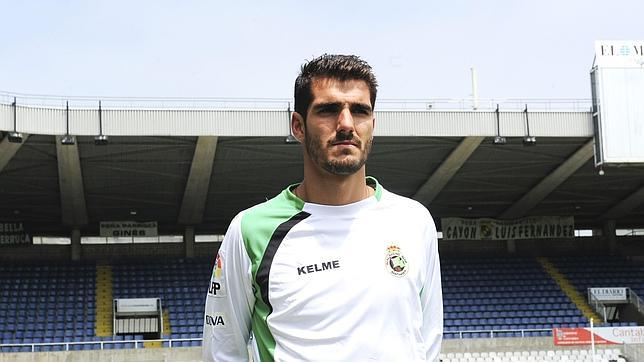 Bernardo Cruz, central cordobés del Racing de Santander