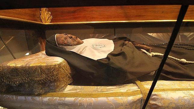 El cuerpo incorrupto de do�a Mar�a Coronel