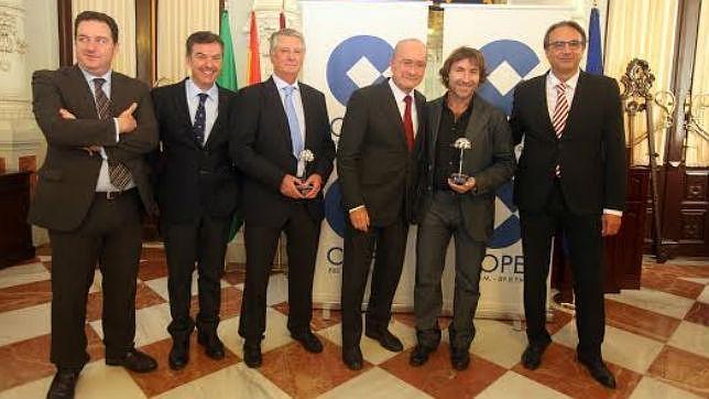 Los premiados, con Jes�s Burgos, Adolfo Arjona, Francisco de la Torre y Victorino Lluch