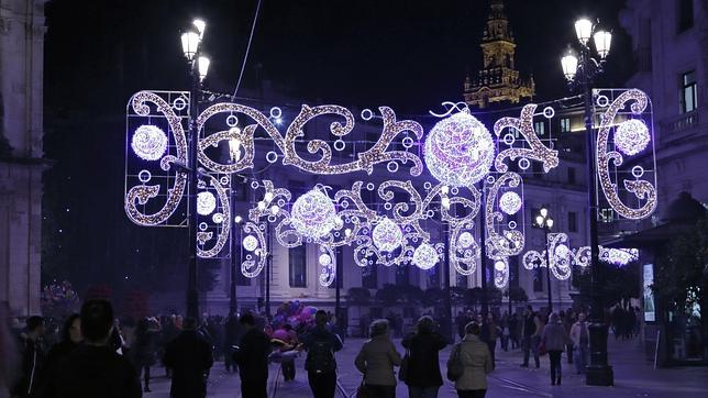 Alumbrado navideño en la Avenida de la Constitución este 2014