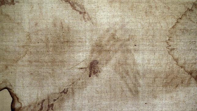 Detalles de las manos, con la se�al de los clavos en las mu�ecas